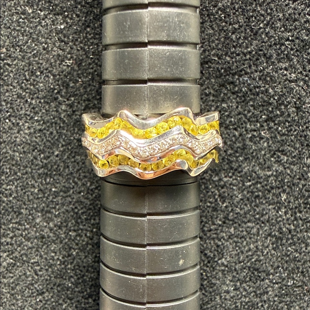 14k White Gold Wavy Stackable Ring with Yellow and White Diamonds